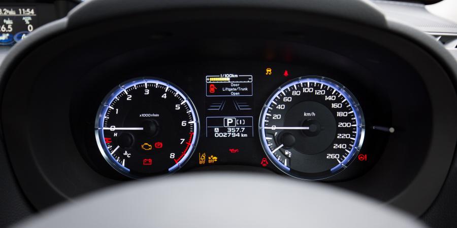 Панель приборов Subaru Levorg GT-S Spec B 2016 года  (AU) (фото 7 из 30)